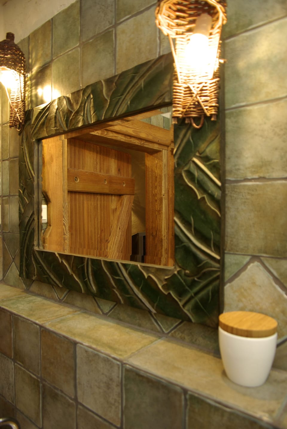 Double Room, Lake View | Bathroom | Shower, hair dryer, towels