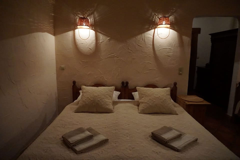 Grand Double Room | Iron/ironing board, free WiFi, bed sheets