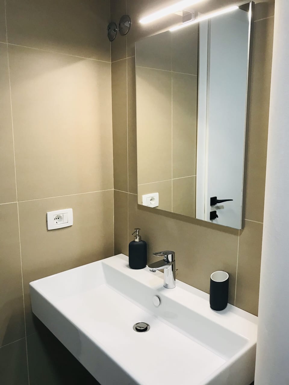 Panoramic Room, City View | Bathroom sink