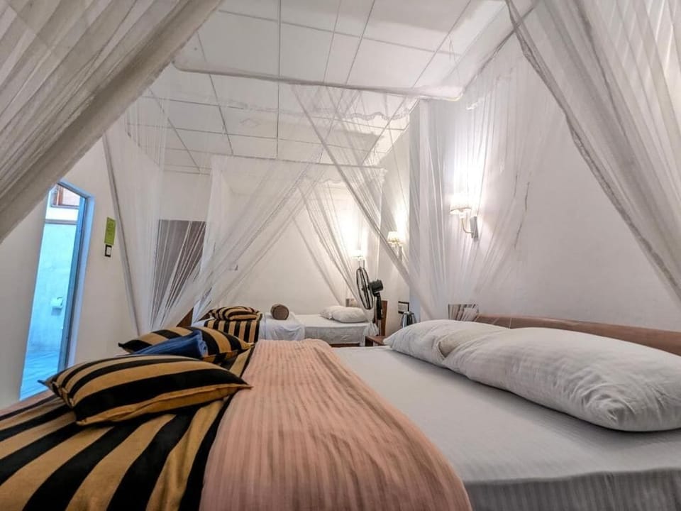 Family Room (2 Double Bed) | 1 bedroom, desk, WiFi (free)