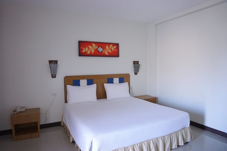 Standard Double Room | Desk, laptop workspace, blackout drapes, rollaway beds