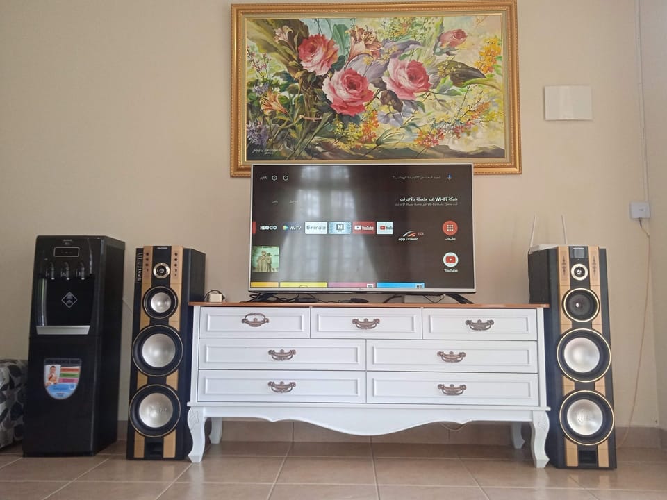 Deluxe Villa, 2 Bedrooms, Smoking, Garden View | Living area | 40-inch Smart TV with digital channels, TV