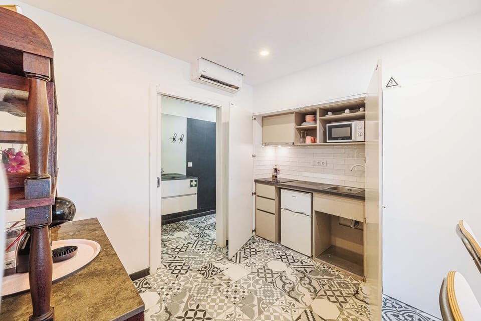 Superior Studio | Private kitchenette | Shared fridge, microwave, coffee/tea maker