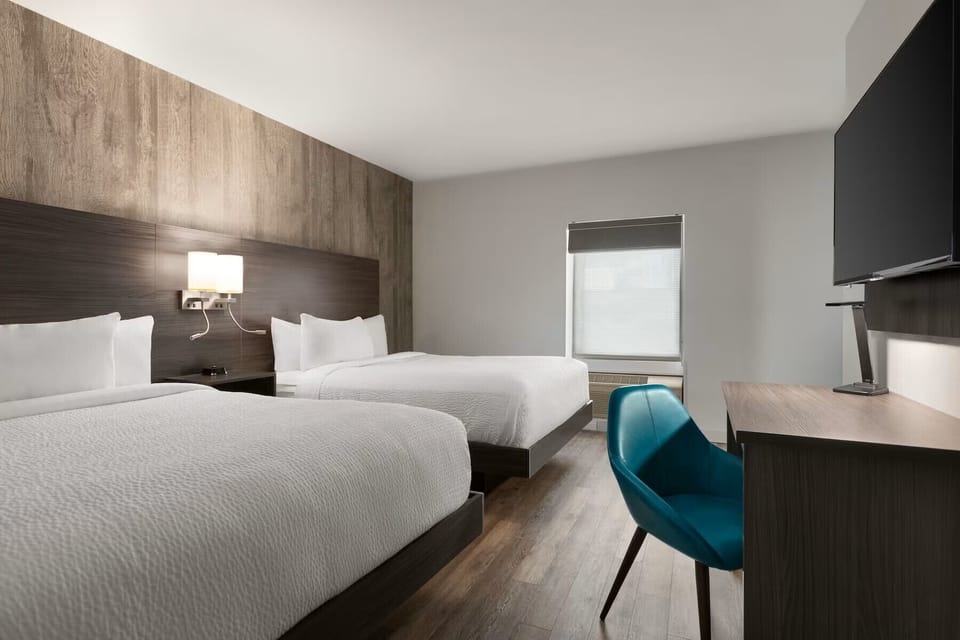 Pillowtop beds, iron/ironing board, free WiFi, bed sheets