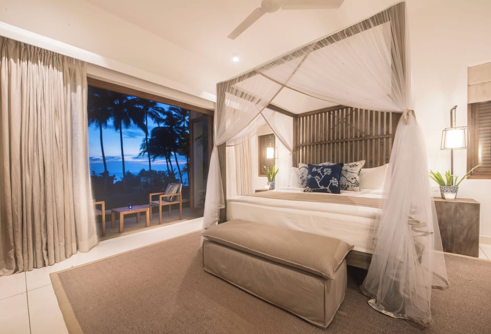 Oceanview Bedroom | Minibar, in-room safe, individually furnished, desk
