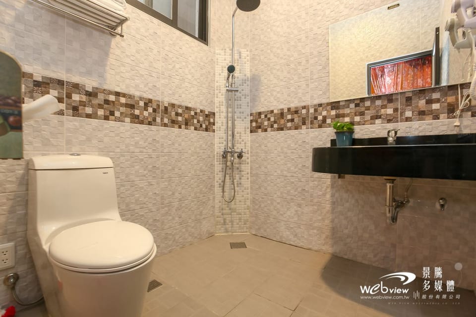 Double Room | Blackout drapes, soundproofing, free cribs/infant beds, rollaway beds