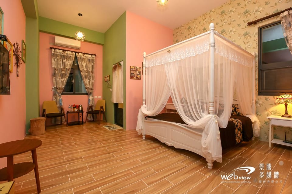 Double Room | Blackout drapes, soundproofing, free cribs/infant beds, rollaway beds