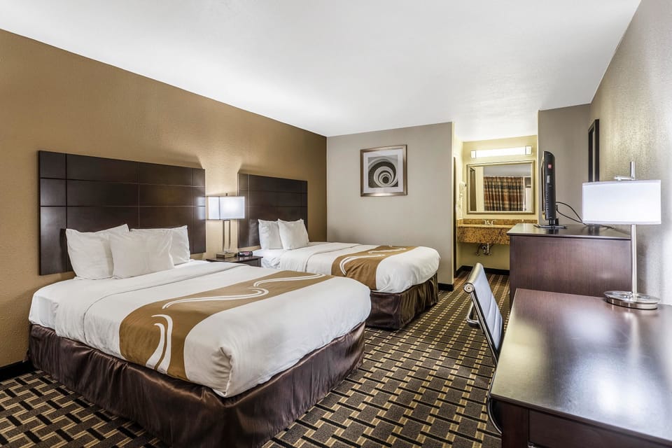 1 bedroom, premium bedding, in-room safe, desk