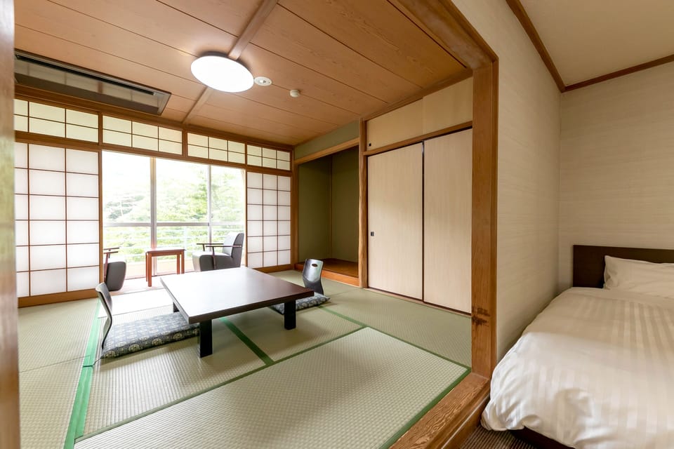 In-room safe, WiFi (free)