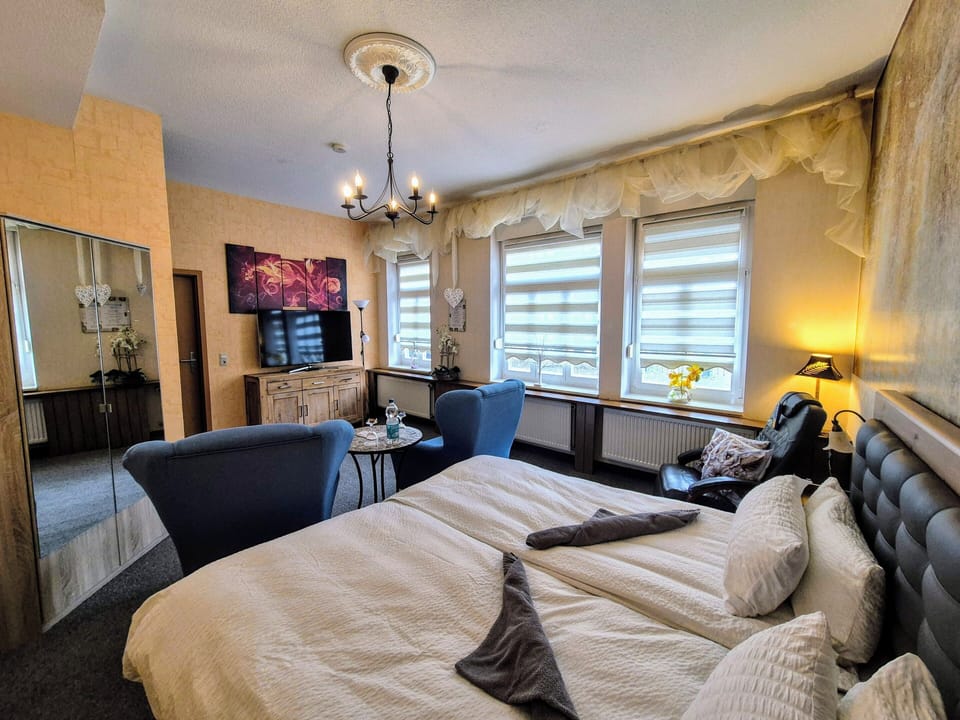 Comfort Double Room | Minibar, free WiFi, bed sheets, wheelchair access
