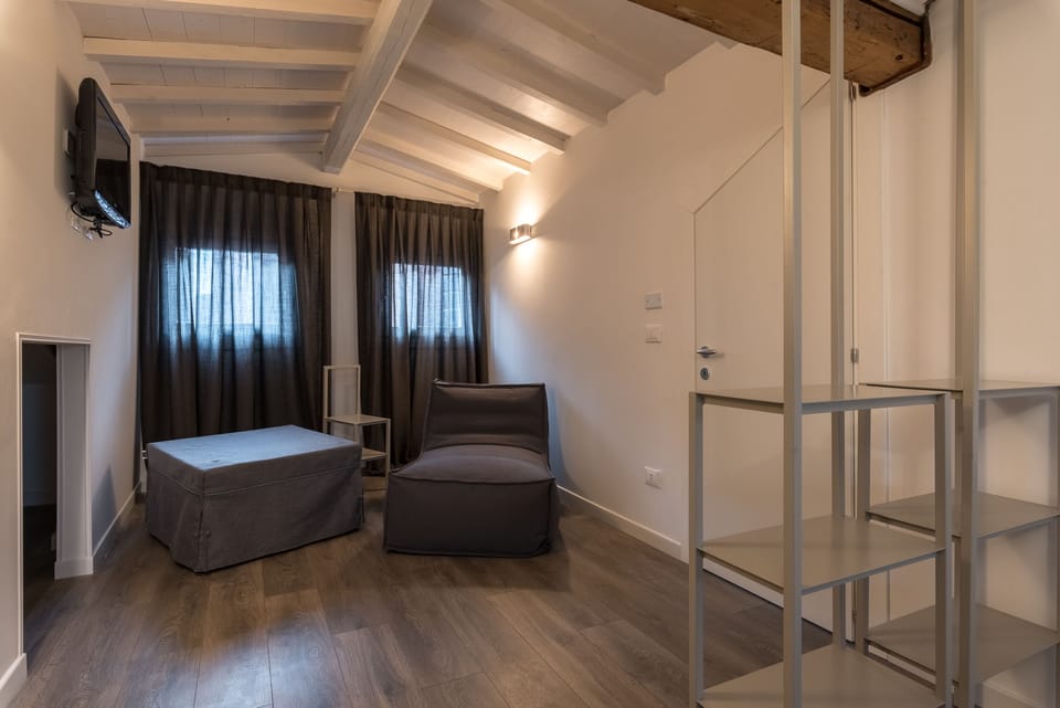 Junior Suite | Premium bedding, desk, soundproofing, free WiFi