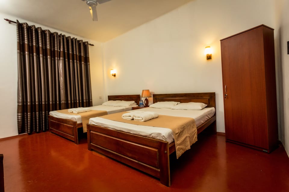 Comfort Double or Twin Room | Desk, free WiFi