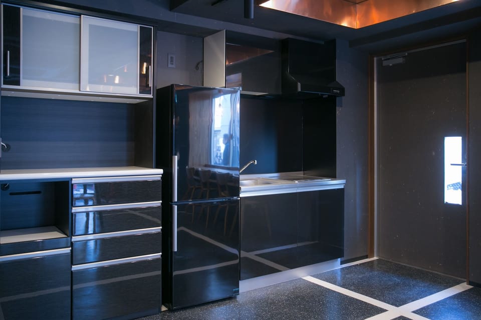Fridge, microwave