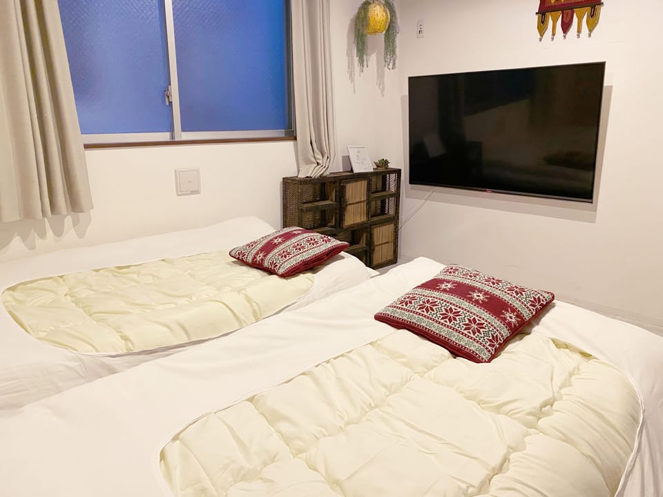 Superior Twin Room, Non Smoking | Desk, free WiFi, bed sheets
