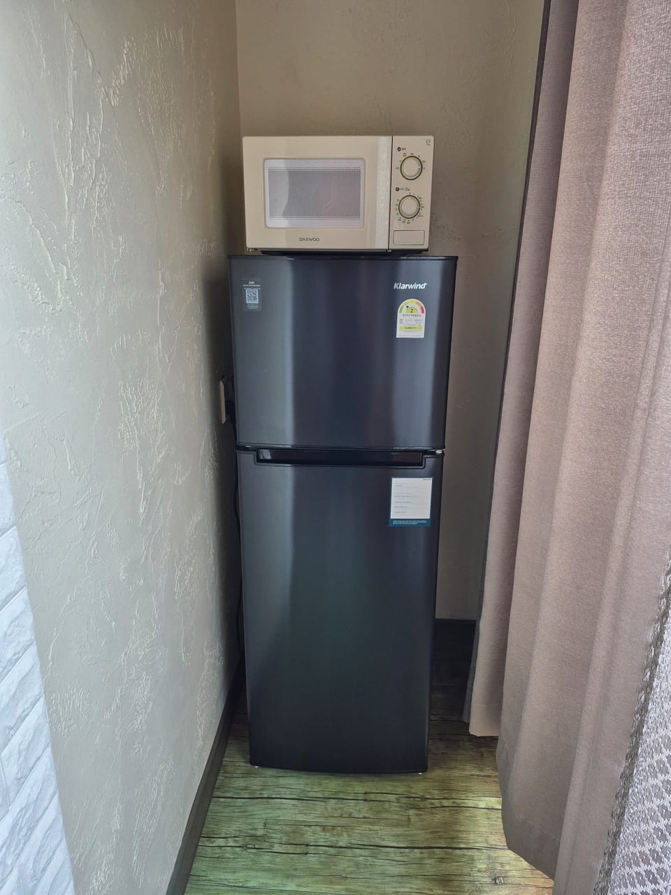 Standard Double Room, 1 Bedroom, Sea View | Private kitchen | Fridge, microwave, rice cooker, cookware/dishes/utensils