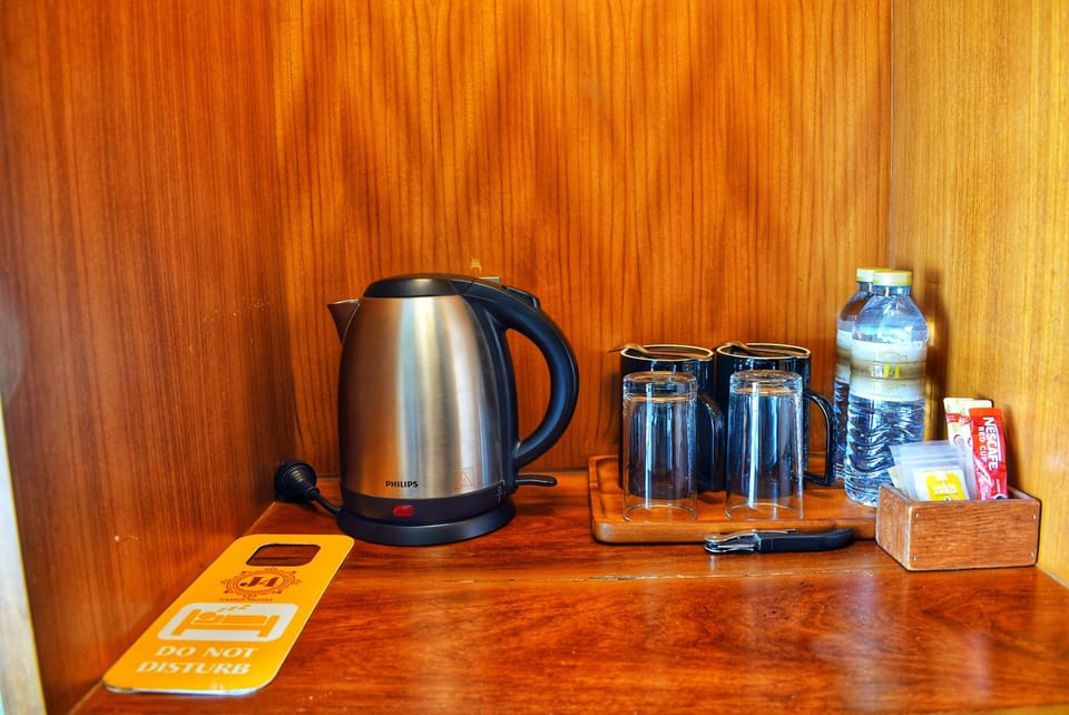Standard Double Room no Balcony | Coffee and/or coffee maker