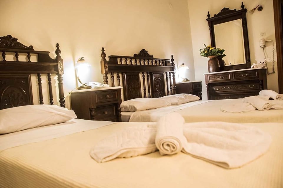 Minibar, in-room safe, desk, iron/ironing board