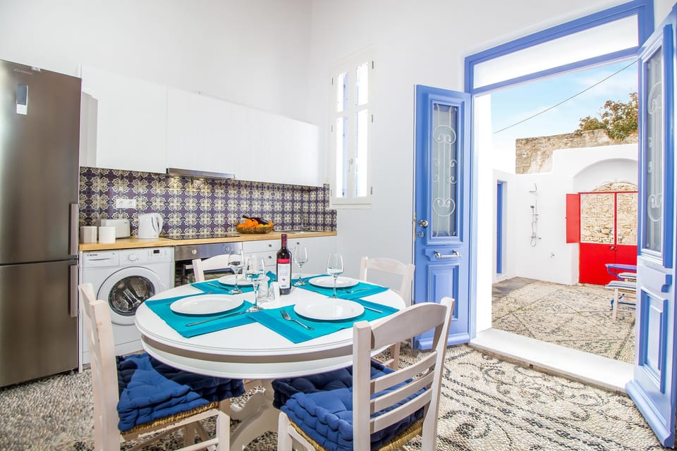 Traditional House, 2 Bedrooms | Private kitchen | Fridge, coffee/tea maker, electric kettle, toaster
