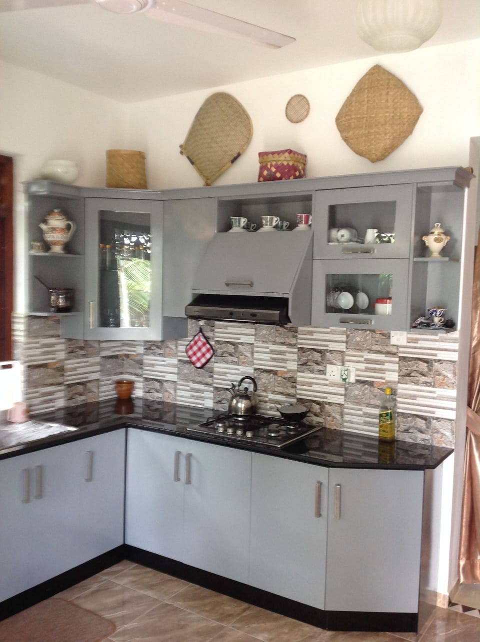 Deluxe Room, 1 Bedroom, Smoking, Garden View | Private kitchen | Shared fridge, electric kettle, highchair