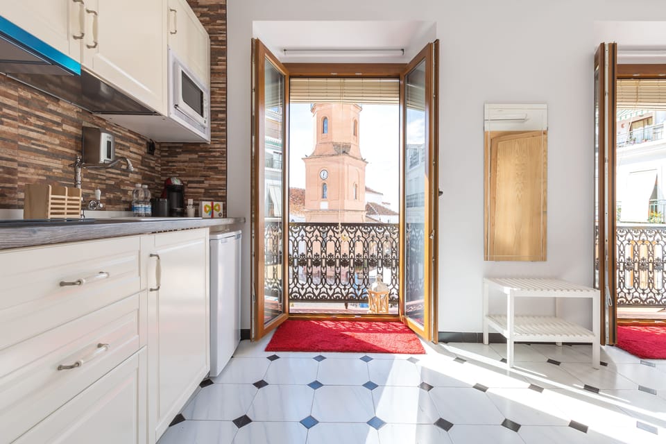 Deluxe Twin Room, City View (El Cisne) | Private kitchen | Electric kettle