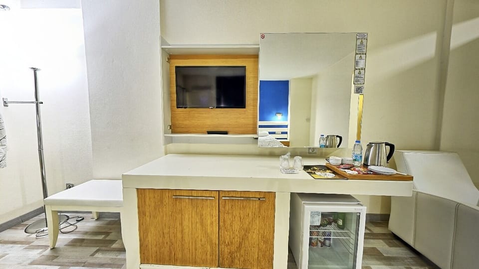 Standard Room | Minibar, in-room safe, desk, free WiFi