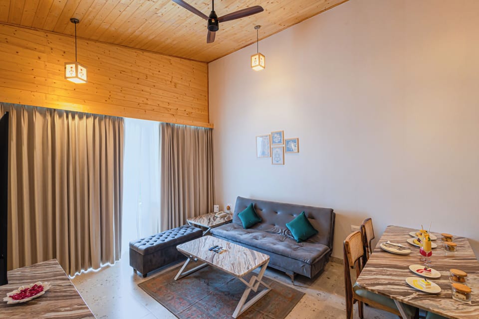 Sajjan Villa with 2-bedrooms and Jacuzzi - Hi Tea &amp; Adventure access | Living room | Flat-screen TV, toys
