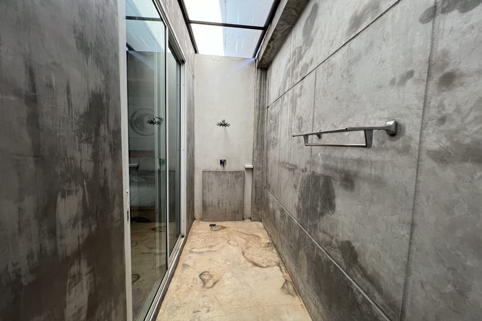 Executive Suite, Private Pool | Bathroom | Shower, rainfall showerhead, hair dryer, towels