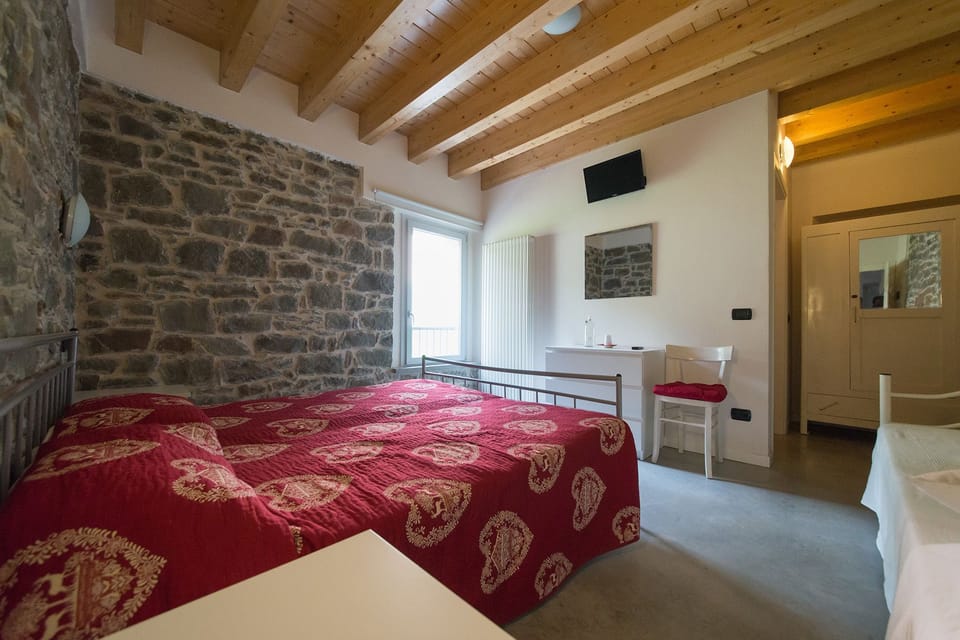 Classic Double or Twin Room | Free cribs/infant beds, free WiFi