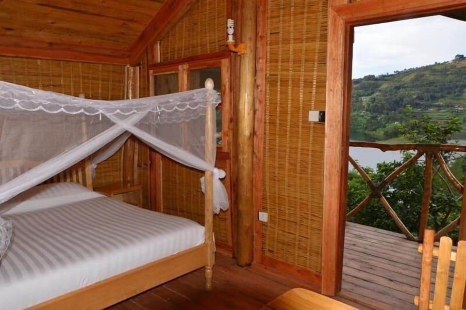 Standard Cottage, Lake View | Soundproofing, rollaway beds