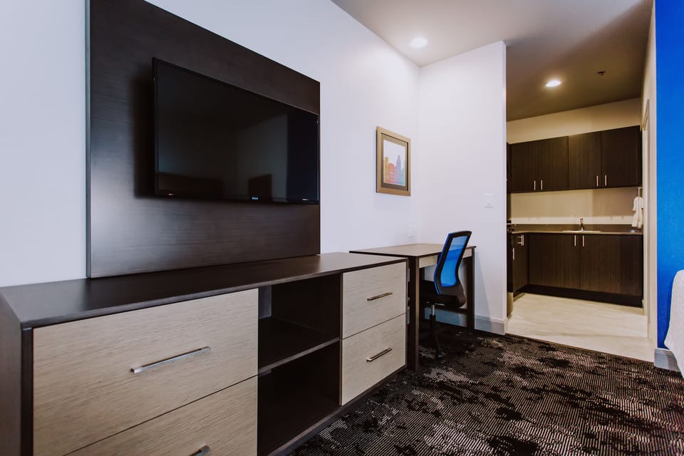 Basic Double Room, 2 Queen Beds | Desk, iron/ironing board, free wired internet, bed sheets