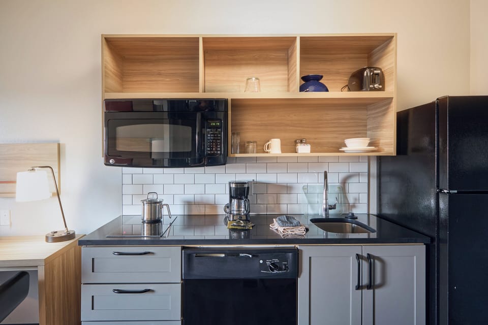 Studio Suite, 1 Queen Bed, Non Smoking | Premium bedding, down comforters, pillowtop beds, individually furnished