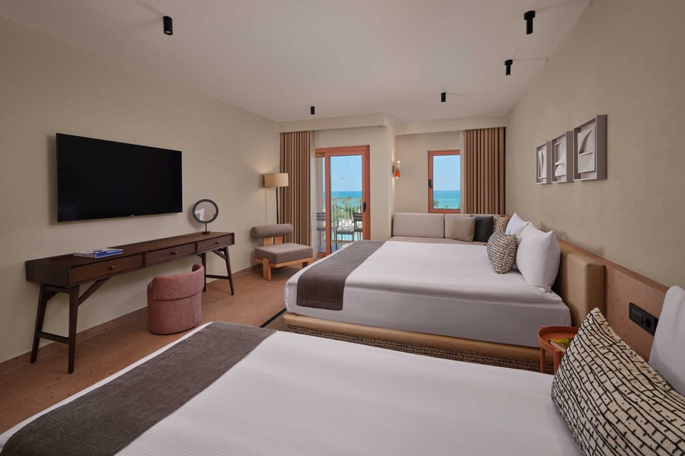 Minibar, in-room safe, free WiFi, bed sheets