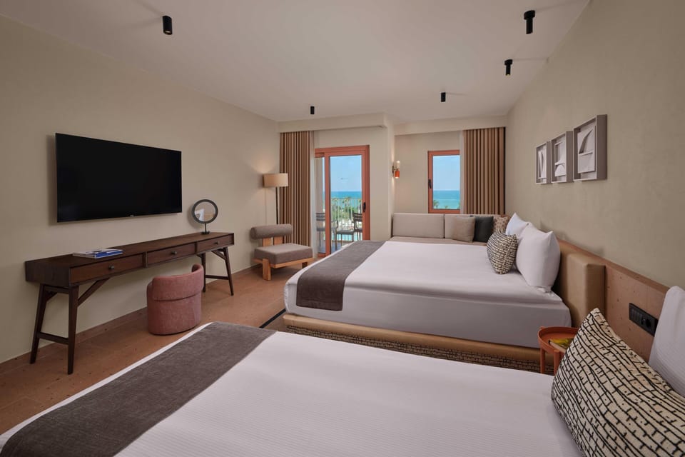 Minibar, in-room safe, free WiFi, bed sheets
