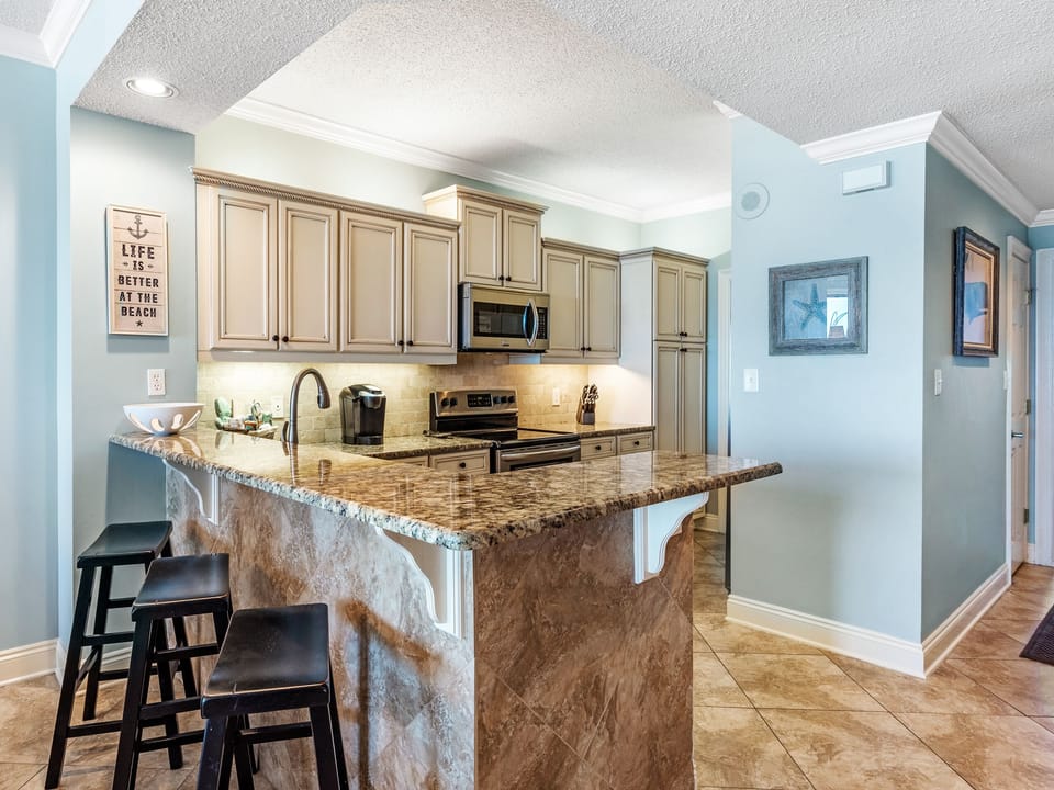 Kitchen/Breakfast Bar