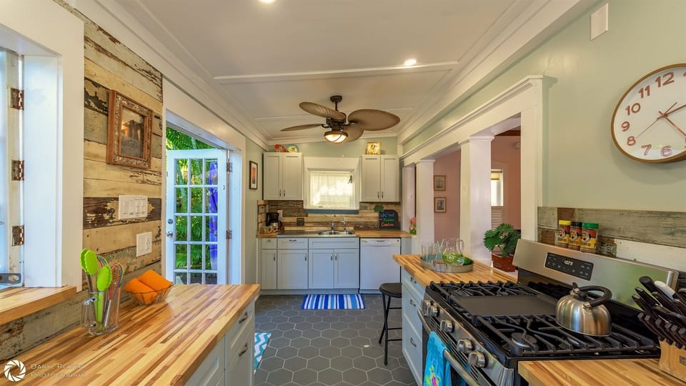 There's plenty of cabinet and counter space in the kitchen...