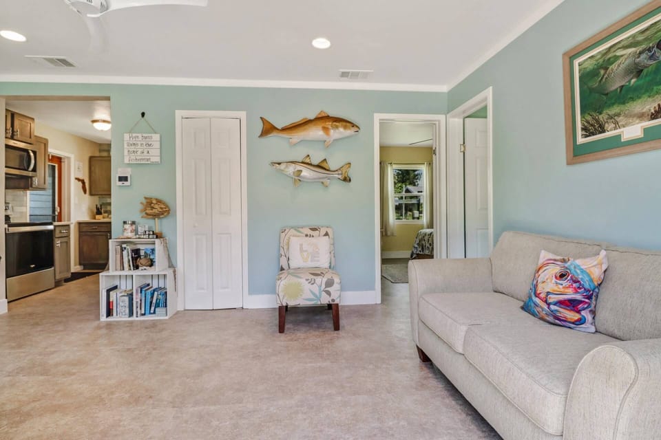 Not a typical fishing cottage, Tarpon Camp is freshly redecorated, bright, modern style & includes extras you may not expect to find.