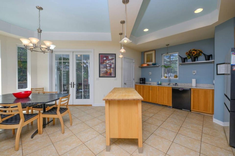 Plenty of room to prepare meals