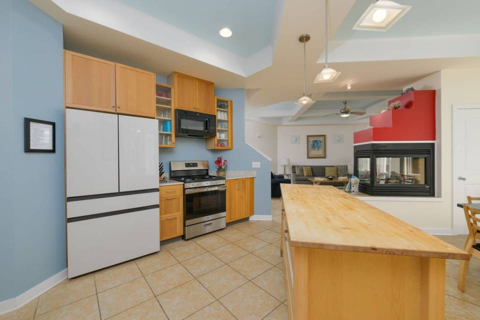 Kitchen has everything you'll need.