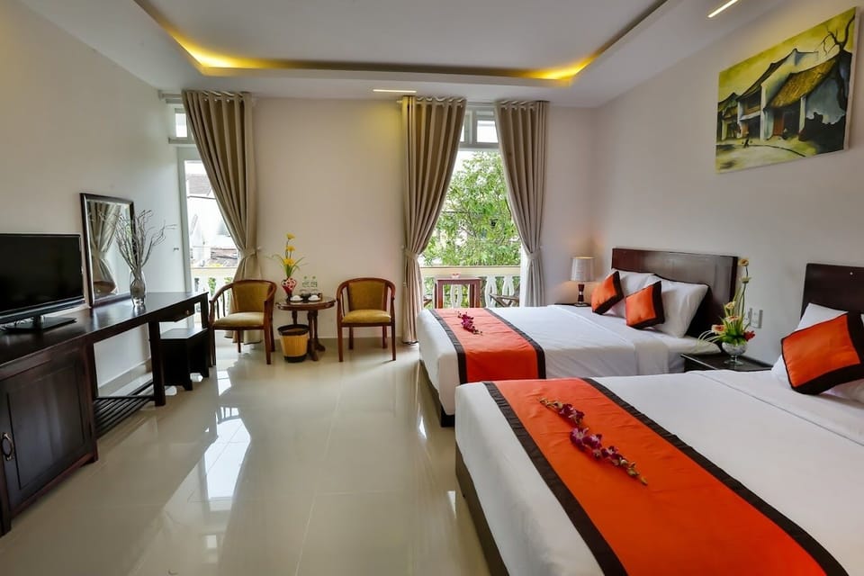 Family Double Room | Minibar, in-room safe, desk, soundproofing