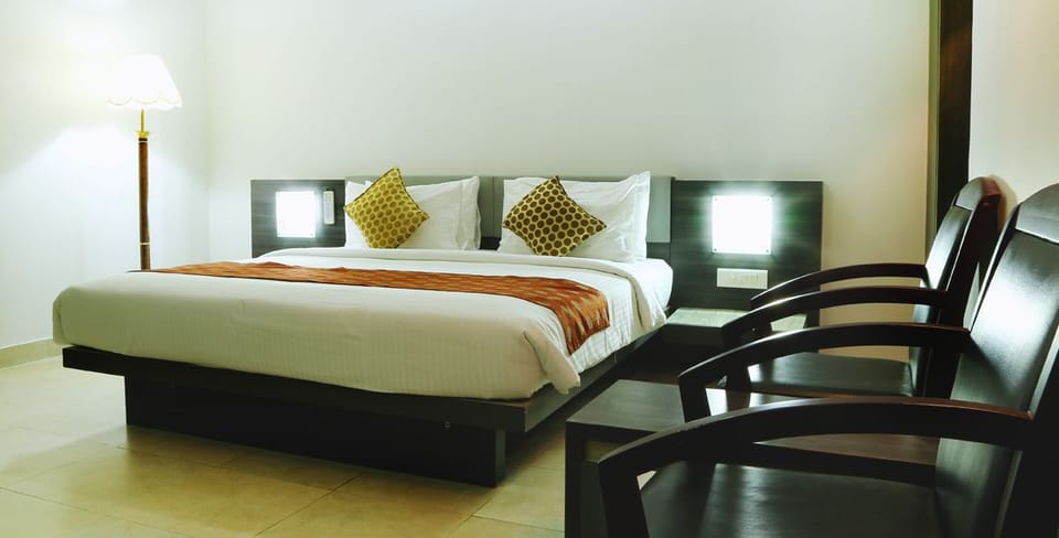 Executive Suite, 1 Double Bed | Egyptian cotton sheets, premium bedding, desk, laptop workspace
