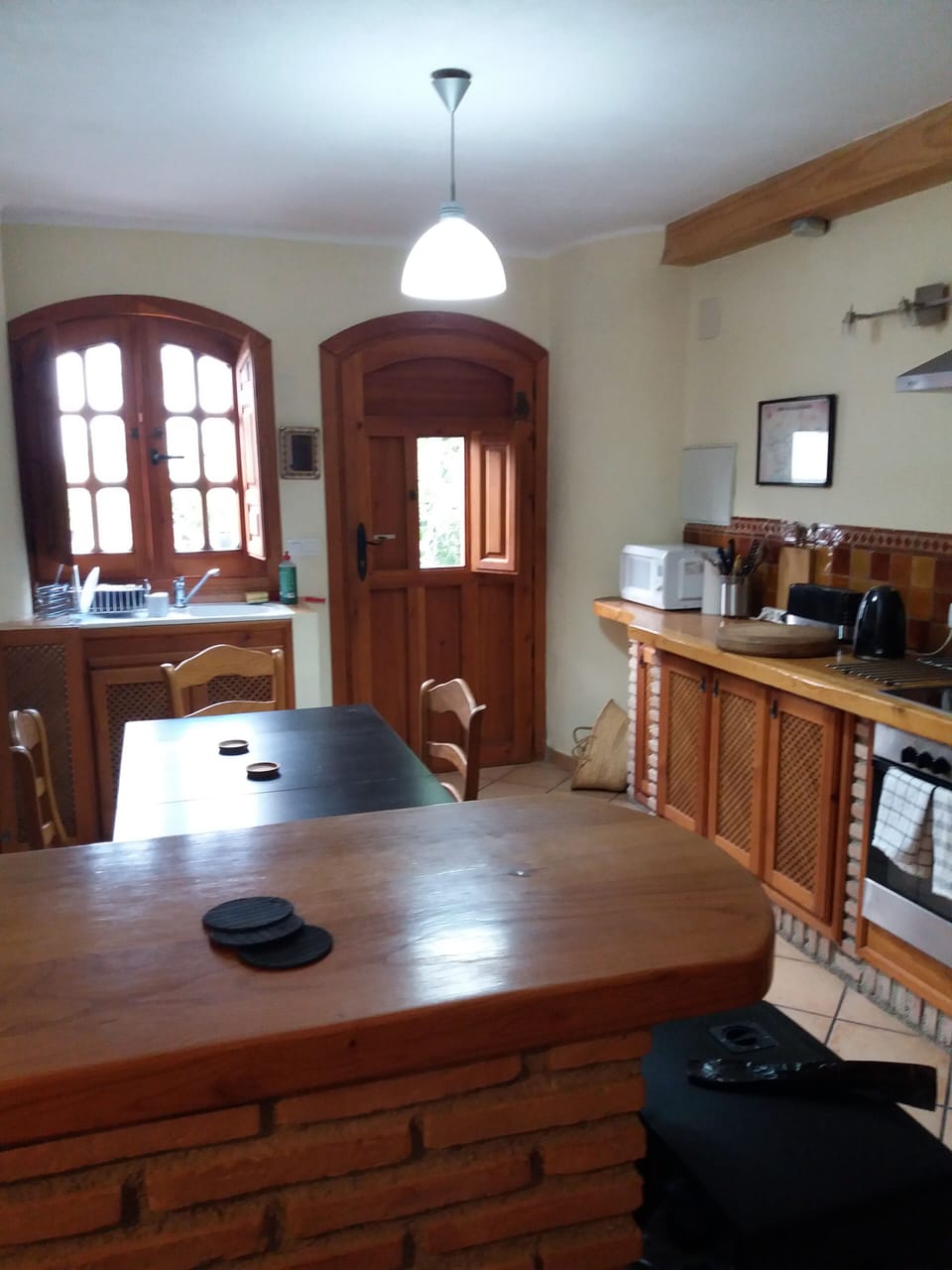 Rustsic style kitchen with chestnut cupboards& worktop . Very well equipped