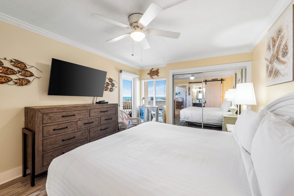 HSRC 122 Master Bedroom with King Bed & 55" TV
