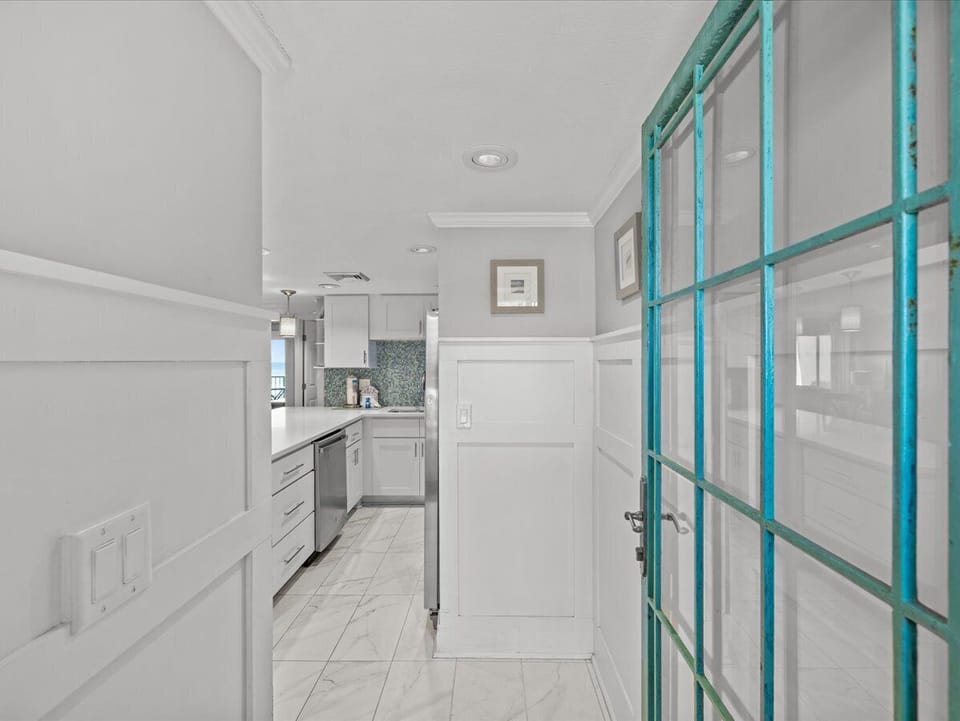 HSRC 302 Unit Entryway
