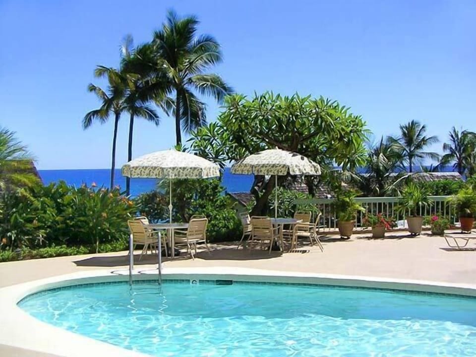 Sunset Kahili Pool