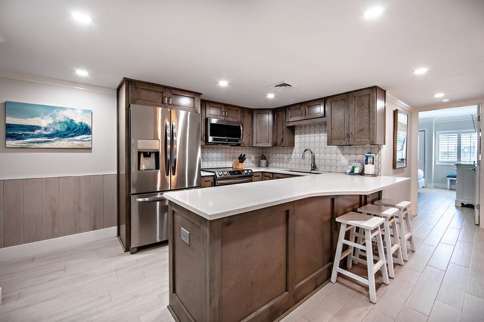 HSRC 104 Kitchen / Breakfast Bar