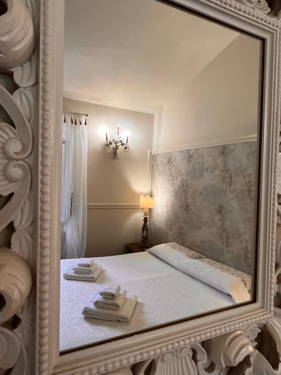 Double Room | Desk, WiFi (free), bed sheets