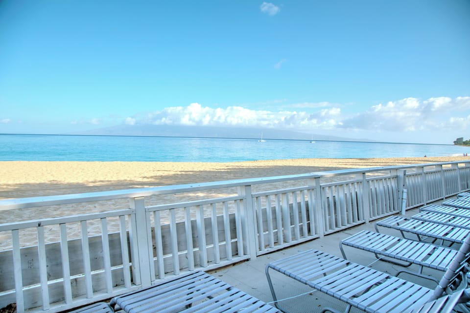 Oceanfront Beachfront Clubhouse - Swim, snorkel & unwind on Kaanapali Beach