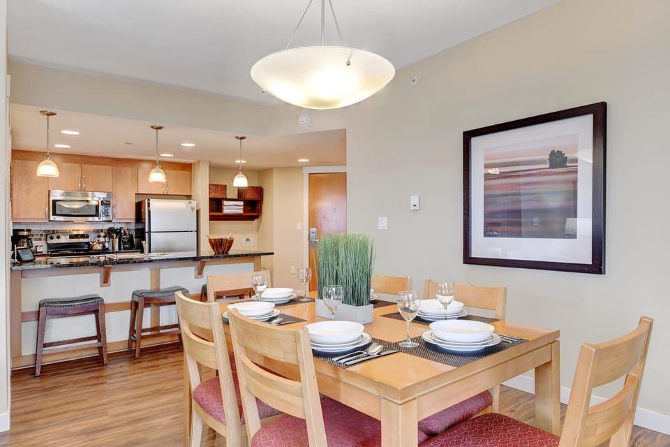 Dining Table With Seating For 6 People