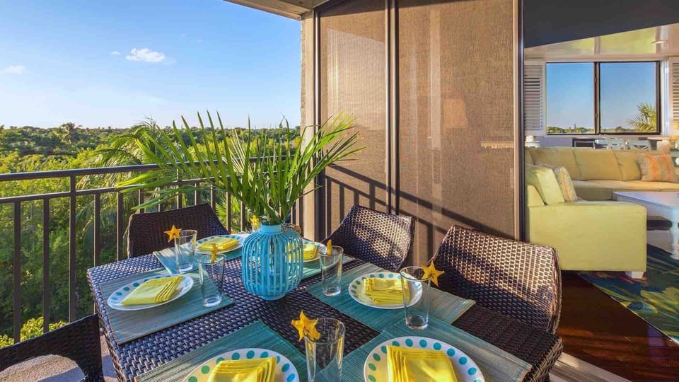 There is an outdoor dining set on the balcony that seats six comfortably...