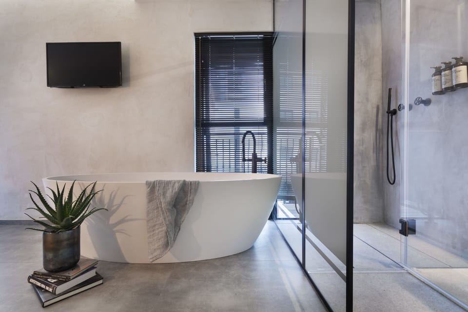 Superior Chill | Bathroom | Shower, rainfall showerhead, eco-friendly toiletries, hair dryer